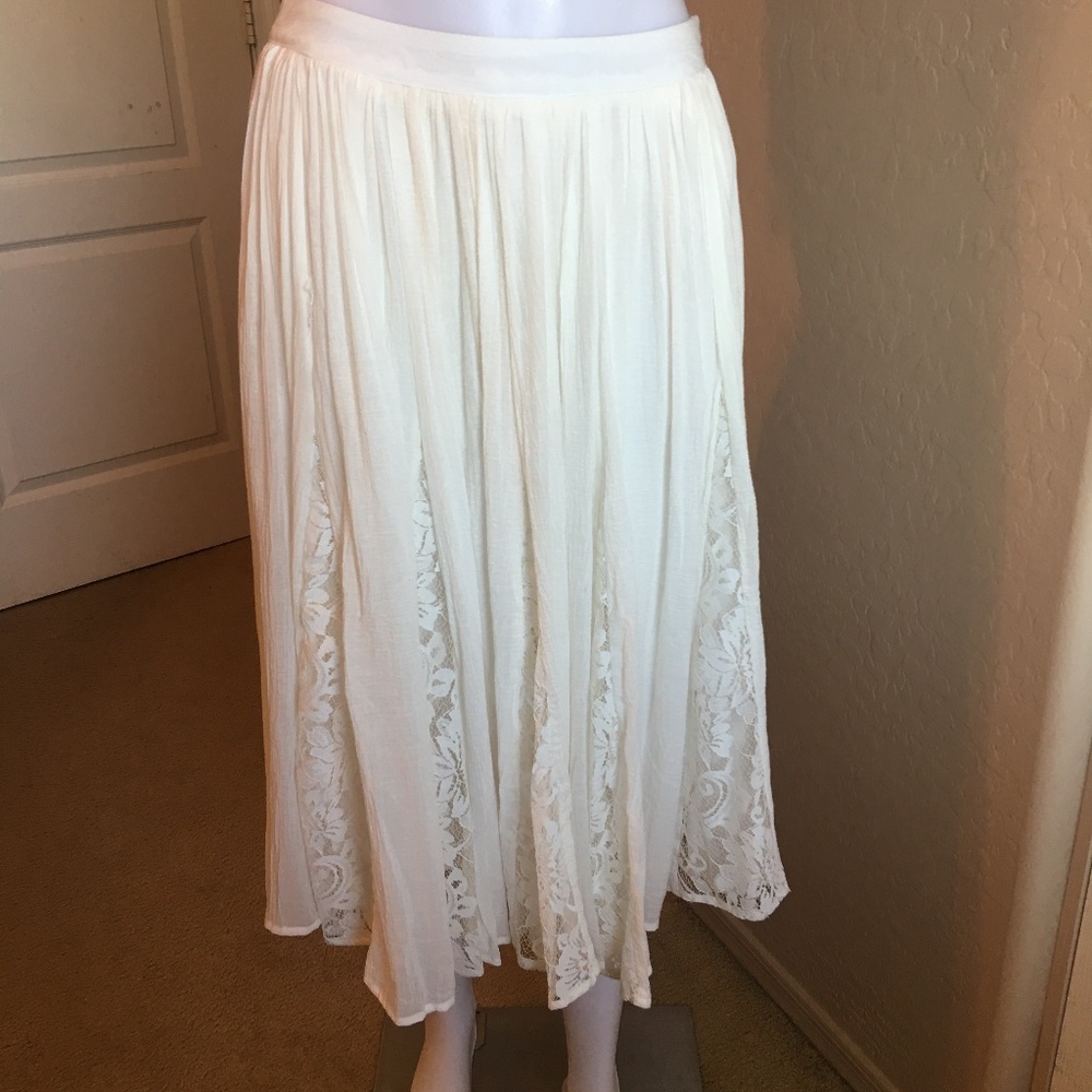 Sugarlips White A-Line Lace Skirt